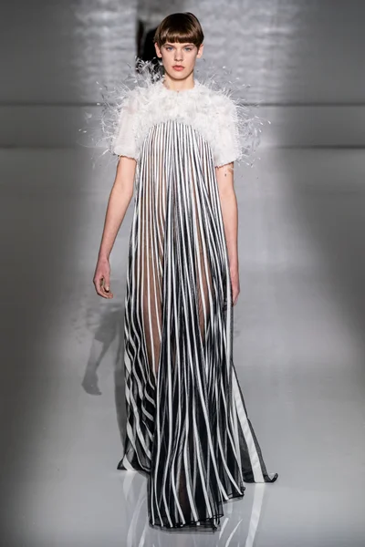 Look 24